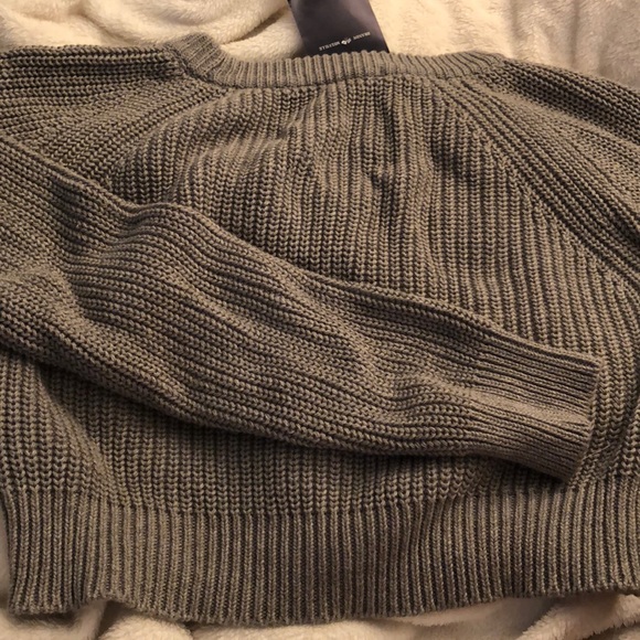 cropped grey brandy melville sweater - Picture 2 of 5